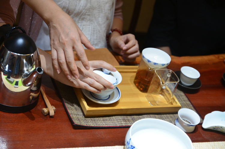 心馨聽茶（三十五） 茶藝師的職業(yè)價(jià)值與茶道文化傳播