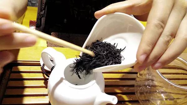 茶香潤州，匠心筑夢——潤州區(qū)“靜怡杯”高級茶藝師技能競賽側(cè)記